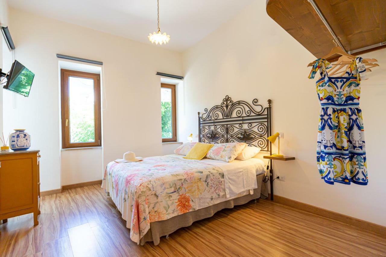 Villa La Quercia เมตา ภายนอก รูปภาพ